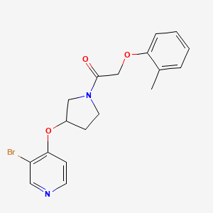 molecular formula C18H19BrN2O3 B2806076 1-[3-(3-Bromopyridin-4-yl)oxypyrrolidin-1-yl]-2-(2-methylphenoxy)ethanone CAS No. 2380176-09-8