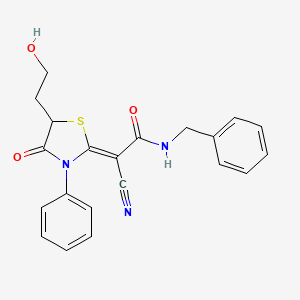 molecular formula C21H19N3O3S B2806145 (2Z)-N-benzyl-2-cyano-2-[5-(2-hydroxyethyl)-4-oxo-3-phenyl-1,3-thiazolidin-2-ylidene]ethanamide CAS No. 799819-29-7