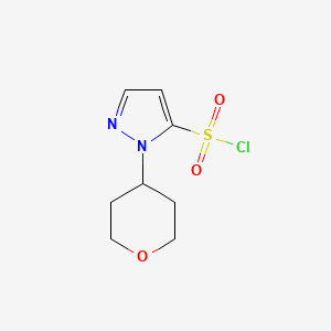 molecular formula C8H11ClN2O3S B2806980 1-(Oxan-4-yl)-1H-pyrazole-5-sulfonyl chloride CAS No. 1780977-87-8