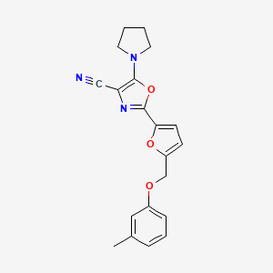 molecular formula C20H19N3O3 B2807208 5-(Pyrrolidin-1-yl)-2-(5-((m-tolyloxy)methyl)furan-2-yl)oxazole-4-carbonitrile CAS No. 931968-38-6