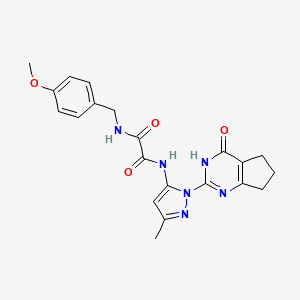 molecular formula C21H22N6O4 B2807635 N1-(4-methoxybenzyl)-N2-(3-methyl-1-(4-oxo-4,5,6,7-tetrahydro-3H-cyclopenta[d]pyrimidin-2-yl)-1H-pyrazol-5-yl)oxalamide CAS No. 1014047-77-8