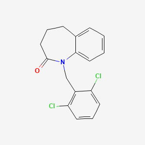 molecular formula C17H15Cl2NO B2809096 1-(2,6-二氯苄基)-1,3,4,5-四氢-2H-1-苯并噻唑-2-酮 CAS No. 303988-08-1