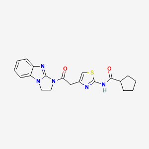 molecular formula C20H21N5O2S B2809423 N-(4-(2-(2,3-二氢-1H-苯并[d]咪唑[1,2-a]咪唑-1-基)-2-氧乙基)噻唑-2-基)环戊烷甲酰胺 CAS No. 1207025-40-8