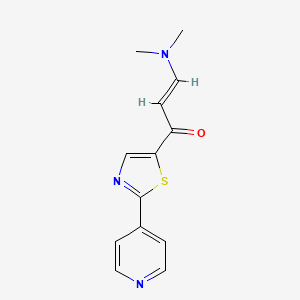 molecular formula C13H13N3OS B2810109 (E)-3-(dimethylamino)-1-[2-(4-pyridinyl)-1,3-thiazol-5-yl]-2-propen-1-one CAS No. 1211960-17-6
