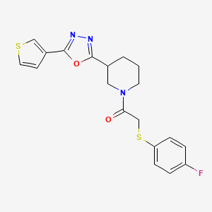 molecular formula C19H18FN3O2S2 B2810605 2-((4-氟苯基)硫)-1-(3-(5-(噻吩-3-基)-1,3,4-噁二唑-2-基)哌啶-1-基)乙酮 CAS No. 1797846-24-2