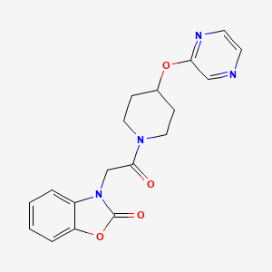 molecular formula C18H18N4O4 B2811239 3-(2-oxo-2-(4-(pyrazin-2-yloxy)piperidin-1-yl)ethyl)benzo[d]oxazol-2(3H)-one CAS No. 1421497-14-4