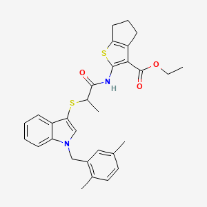 B2811875 ethyl 2-[2-[1-[(2,5-dimethylphenyl)methyl]indol-3-yl]sulfanylpropanoylamino]-5,6-dihydro-4H-cyclopenta[b]thiophene-3-carboxylate CAS No. 681279-93-6
