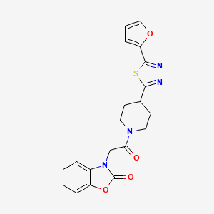 3-(2-(4-(5-(furan-2-yl)-1,3,4-thiadiazol-2-yl)piperidin-1-yl)-2-oxoethyl)benzo[d]oxazol-2(3H)-one