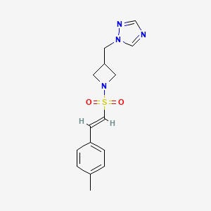 molecular formula C15H18N4O2S B2812427 (E)-1-((1-((4-甲基芳基乙烯基)磺酰)吖唑啉-3-基)甲基)-1H-1,2,4-三唑 CAS No. 2321334-90-9