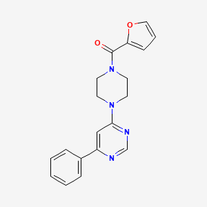 molecular formula C19H18N4O2 B2812491 呋喃-2-基(4-(6-苯基嘧啶-4-基)哌嗪-1-基)甲酮 CAS No. 1203258-07-4