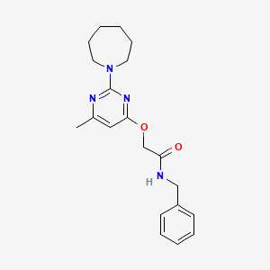 molecular formula C20H26N4O2 B2812910 2-((2-(氮杂庚烷-1-基)-6-甲基嘧啶-4-基)氧基)-N-苄基乙酰胺 CAS No. 1226442-61-0