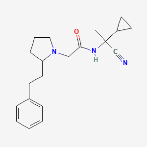 molecular formula C20H27N3O B2814106 N-(1-cyano-1-cyclopropylethyl)-2-[2-(2-phenylethyl)pyrrolidin-1-yl]acetamide CAS No. 1356778-59-0