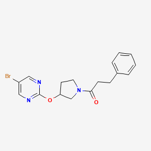 molecular formula C17H18BrN3O2 B2814331 1-{3-[(5-Bromopyrimidin-2-yl)oxy]pyrrolidin-1-yl}-3-phenylpropan-1-one CAS No. 2097890-23-6