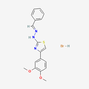 molecular formula C18H18BrN3O2S B2814411 (Z)-2-((E)-benzylidenehydrazono)-4-(3,4-dimethoxyphenyl)-2,3-dihydrothiazole hydrobromide CAS No. 1217227-98-9