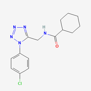 molecular formula C15H18ClN5O B2814574 N-((1-(4-chlorophenyl)-1H-tetrazol-5-yl)methyl)cyclohexanecarboxamide CAS No. 897615-23-5