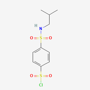 molecular formula C10H14ClNO4S2 B2815191 4-[(2-甲基丙基)磺酰胺]苯基磺酰氯 CAS No. 1016723-92-4