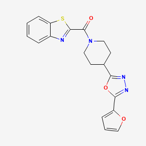Benzo[d]thiazol-2-yl(4-(5-(furan-2-yl)-1,3,4-oxadiazol-2-yl)piperidin-1-yl)methanone