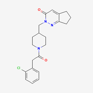 molecular formula C21H24ClN3O2 B2815790 2-[[1-[2-(2-Chlorophenyl)acetyl]piperidin-4-yl]methyl]-6,7-dihydro-5H-cyclopenta[c]pyridazin-3-one CAS No. 2380061-34-5