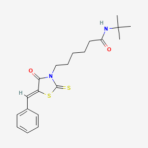 molecular formula C20H26N2O2S2 B2817031 (Z)-6-(5-苄基亚甲基-4-氧代-2-硫代噻唑烷-3-基)-N-(叔丁基)己酰胺 CAS No. 304894-04-0