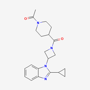 molecular formula C21H26N4O2 B2817321 1-[4-[3-(2-Cyclopropylbenzimidazol-1-yl)azetidine-1-carbonyl]piperidin-1-yl]ethanone CAS No. 2380061-77-6
