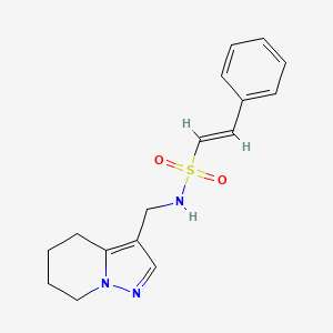 molecular formula C16H19N3O2S B2817757 (E)-2-苯基-N-((4,5,6,7-四氢吡唑并[1,5-a]吡啶-3-基甲基)乙烯磺酰胺 CAS No. 2035018-59-6