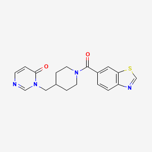 3-{[1-(1,3-Benzothiazole-6-carbonyl)piperidin-4-yl]methyl}-3,4-dihydropyrimidin-4-one