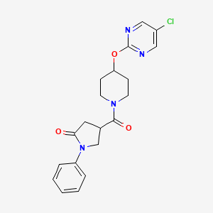 molecular formula C20H21ClN4O3 B2818571 4-[4-(5-Chloropyrimidin-2-yl)oxypiperidine-1-carbonyl]-1-phenylpyrrolidin-2-one CAS No. 2415519-74-1
