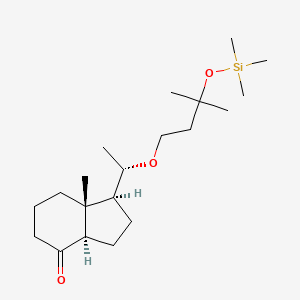molecular formula C20H38O3Si B2819485 (1S,3AR,7aR)-7a-methyl-1-((S)-1-(3-methyl-3-((trimethylsilyl)oxy)butoxy)ethyl)hexahydro-1H-inden-4(2H)-one CAS No. 192573-33-4