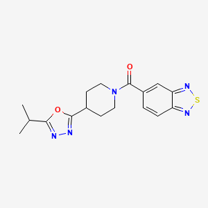 molecular formula C17H19N5O2S B2820027 Benzo[c][1,2,5]thiadiazol-5-yl(4-(5-isopropyl-1,3,4-oxadiazol-2-yl)piperidin-1-yl)methanone CAS No. 1209826-25-4