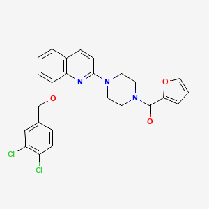 (4-(8-((3,4-Dichlorobenzyl)oxy)quinolin-2-yl)piperazin-1-yl)(furan-2-yl)methanone
