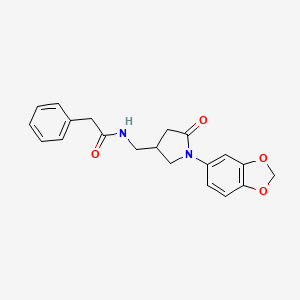 molecular formula C20H20N2O4 B2820924 N-((1-(苯并[d][1,3]二氧杂环-5-基)-5-氧代吡咯烷-3-基)甲基)-2-苯乙酰胺 CAS No. 954677-43-1