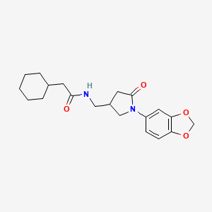 N-((1-(benzo[d][1,3]dioxol-5-yl)-5-oxopyrrolidin-3-yl)methyl)-2-cyclohexylacetamide