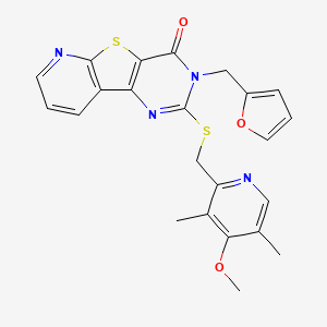 molecular formula C23H20N4O3S2 B2821588 3-(呋喃-2-基甲基)-2-(((4-甲氧基-3,5-二甲基吡啶-2-基)甲基)硫基)吡啶并[3',2':4,5]噻吩[3,2-d]嘧啶-4(3H)-酮 CAS No. 1448058-06-7
