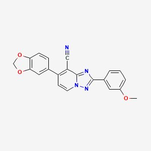 molecular formula C21H14N4O3 B2821771 7-(1,3-Benzodioxol-5-yl)-2-(3-methoxyphenyl)[1,2,4]triazolo[1,5-a]pyridine-8-carbonitrile CAS No. 685108-55-8