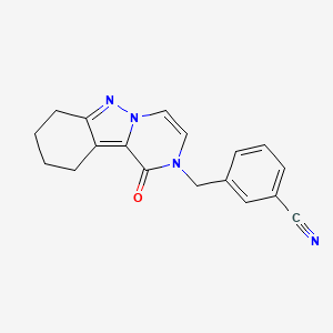 molecular formula C18H16N4O B2821979 3-[(1-oxo-7,8,9,10-tetrahydropyrazino[1,2-b]indazol-2(1H)-yl)methyl]benzonitrile CAS No. 1775343-73-1