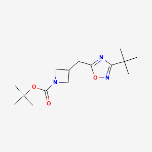 molecular formula C15H25N3O3 B2822098 叔丁基 3-[(3-叔丁基-1,2,4-噁二唑-5-基)甲基]氮杂环丁烷-1-羧酸酯 CAS No. 1692345-31-5