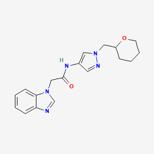 molecular formula C18H21N5O2 B2822308 2-(1H-benzo[d]imidazol-1-yl)-N-(1-((tetrahydro-2H-pyran-2-yl)methyl)-1H-pyrazol-4-yl)acetamide CAS No. 2034380-55-5