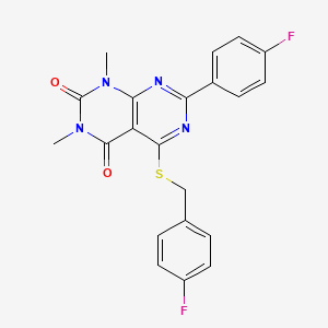 molecular formula C21H16F2N4O2S B2822621 5-((4-fluorobenzyl)thio)-7-(4-fluorophenyl)-1,3-dimethylpyrimido[4,5-d]pyrimidine-2,4(1H,3H)-dione CAS No. 852170-97-9