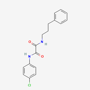 molecular formula C17H17ClN2O2 B2823873 N'-(4-氯苯基)-N-(3-苯基丙基)氧化酰胺 CAS No. 898348-11-3