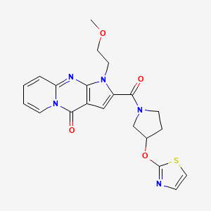 molecular formula C21H21N5O4S B2824709 1-(2-methoxyethyl)-2-(3-(thiazol-2-yloxy)pyrrolidine-1-carbonyl)pyrido[1,2-a]pyrrolo[2,3-d]pyrimidin-4(1H)-one CAS No. 2200187-52-4