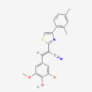 molecular formula C21H17BrN2O2S B2825014 (2E)-3-(3-bromo-4-hydroxy-5-methoxyphenyl)-2-[4-(2,4-dimethylphenyl)-1,3-thiazol-2-yl]prop-2-enenitrile CAS No. 683254-51-5