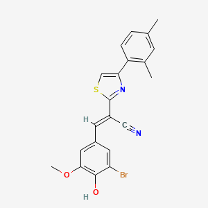 molecular formula C21H17BrN2O2S B2825014 (2E)-3-(3-溴-4-羟基-5-甲氧基苯基)-2-(4-(2,4-二甲基苯基)-1,3-噻唑-2-基)丙-2-烯-2-腈 CAS No. 683254-51-5