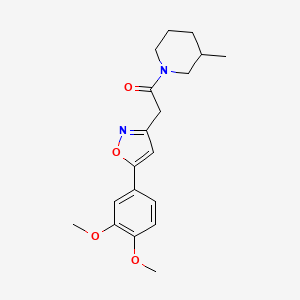 molecular formula C19H24N2O4 B2825286 2-(5-(3,4-Dimethoxyphenyl)isoxazol-3-yl)-1-(3-methylpiperidin-1-yl)ethanone CAS No. 953157-82-9
