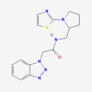 molecular formula C16H18N6OS B2826010 2-(1H-benzo[d][1,2,3]triazol-1-yl)-N-((1-(thiazol-2-yl)pyrrolidin-2-yl)methyl)acetamide CAS No. 1795477-49-4