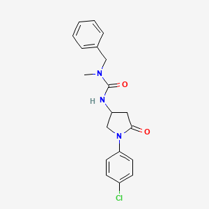 molecular formula C19H20ClN3O2 B2826290 1-苄基-3-[1-(4-氯苯基)-5-氧代吡咯啉-3-基]-1-甲基脲 CAS No. 891107-96-3