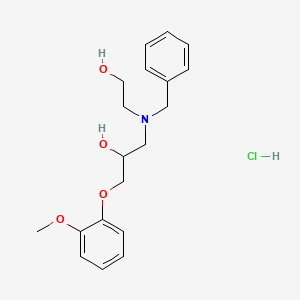molecular formula C19H26ClNO4 B2826577 1-(苄基(2-羟乙基)氨基)-3-(2-甲氧基苯氧基)丙醇 盐酸盐 CAS No. 1215605-65-4
