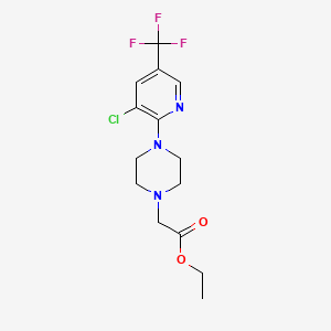 molecular formula C14H17ClF3N3O2 B2826595 乙酸乙酯 2-{4-[3-氯-5-(三氟甲基)-2-吡啶基]哌嗪}乙酸酯 CAS No. 338979-08-1