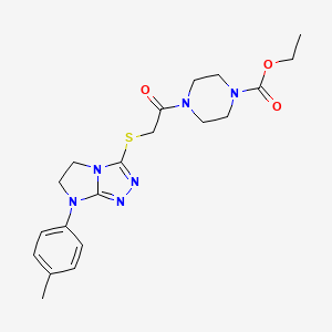 molecular formula C20H26N6O3S B2826784 乙酸-4-(2-((7-(对甲苯基)-6,7-二氢-5H-咪唑并[2,1-c][1,2,4]三唑-3-基)硫代乙酰)哌嗪-1-羧酸酯 CAS No. 921859-07-6