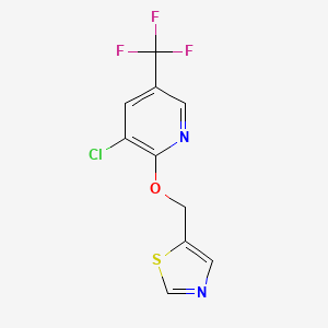 molecular formula C10H6ClF3N2OS B2828632 3-氯-2-(1,3-噻唑-5-基甲氧基)-5-(三氟甲基)吡啶 CAS No. 477846-05-2