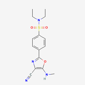 molecular formula C15H18N4O3S B2828783 4-(4-氰基-5-(甲胺基)噁唑-2-基)-N,N-二乙基苯磺酰胺 CAS No. 941265-83-4